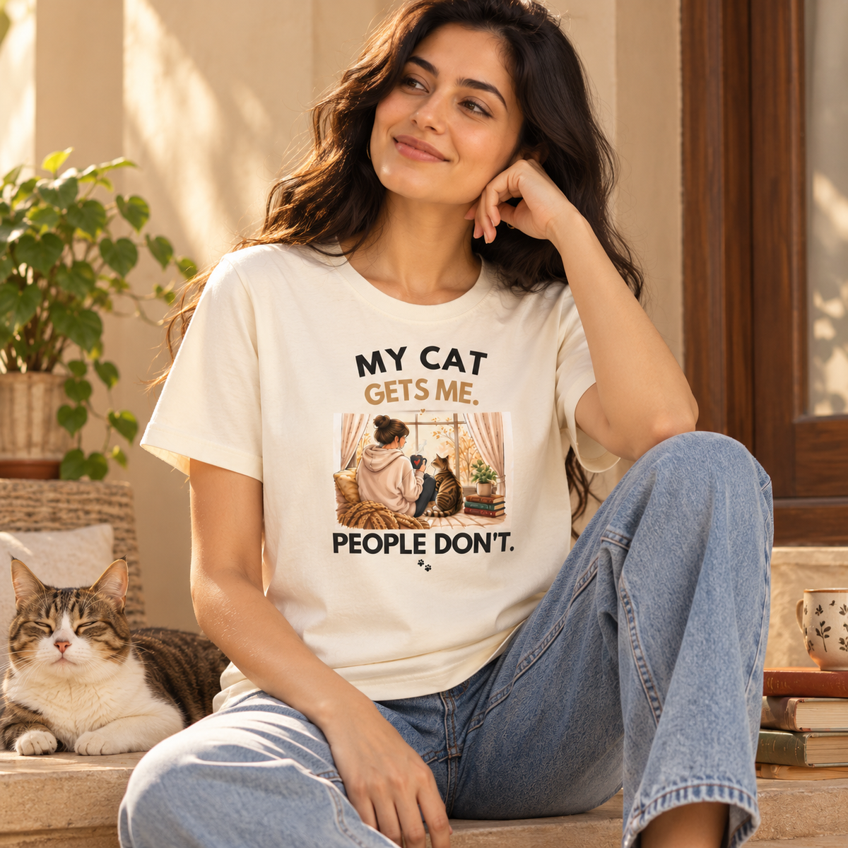 My Cat Gets Me – Women's T-Shirt - Off White